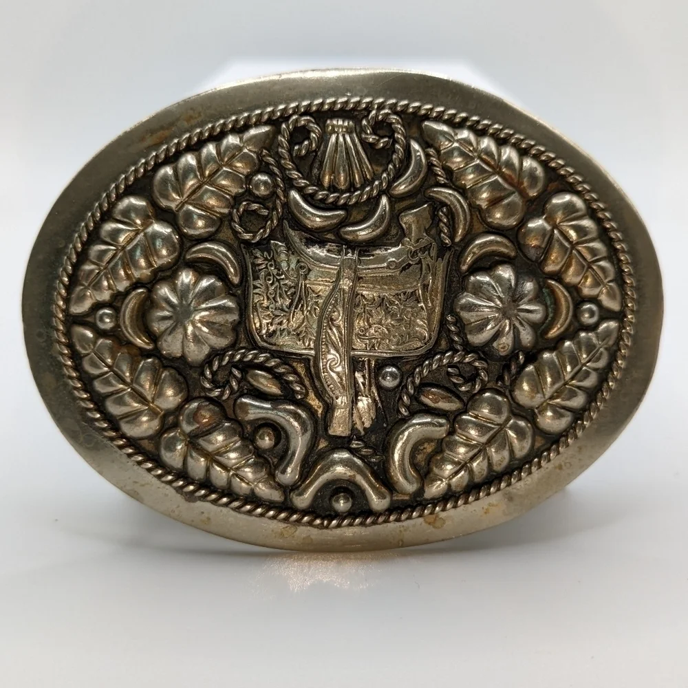 Western Saddle Belt Buckle - Silver